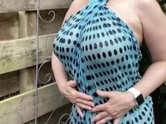 Gros seins, Blonde, Européenne, Naturelle, Seins naturels, Culottes ou slips, Public, Rétro