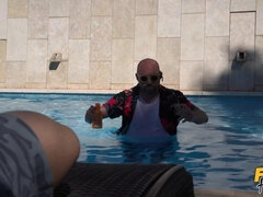 Arschlecken, Blondine, Blasen, Auto, Betrug, Besamung, Handjob, Pool