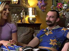 Anál, Velké kozy, Bisexuální, Dvojitá penetrace, Přítelkyně, Strapon, Švédská rojka, Hračky