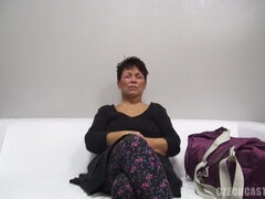 Μεγάλος κώλος, Μελαχροινή, Τσέχα, Γιαγιά, Ηδ