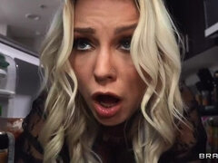 Anális szex, Szőke, Pár, Sarokkal való, Pirszing, Nuni, Tetkó, Tanga