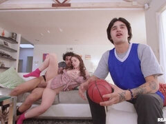 Μεγάλος κώλος, Μεγάλος πούτσος, Μεγάλα βυζιά, Πίπα, Σε στάση σκύλου στα τέσσερα, Ευέλικτη, Κοκκαλιάρης, Βυζιά