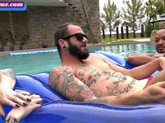 Anál, Bisexuální, Dávení penisem, Venku, Drobounká, Bazén, Teenka, Švédská rojka