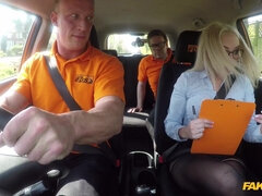 Amatør, Blond, Bil, Bakfra, Runke, Hardcore, Squirting, Våt