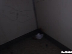 Amatør, Stor røv, Pik sutte, Sædskud, Håndjob, Hårdt, Naturlige bryster, Trekant