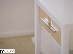 In den arsch, Blasen, Aufs gesicht abspritzen, Lecken, Lingerie, Muschi, Rasiert, Strümpfe