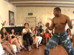 Grosser schwanz, Schwarz, Braunhaarige, Schwanz, Aufs gesicht abspritzen, Fetisch, Hardcore, Orgie