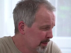 Older man is tempted to fuck the cunt of the blonde girl