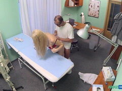 素人, フェラチオ, 医者, なめる, オフィス, オマンコ, ユニフォーム