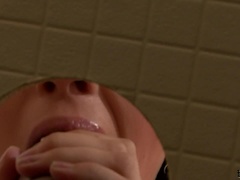 Grosse titten, Braunhaarige, Bekleidet, Handjob, Leder, Masturbation, Sperma, Ablutschen