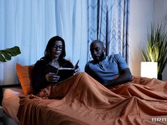 Κώλο γλείψιμο, Μεγάλα βυζιά, Πίπα, Σε στάση σκύλου στα τέσσερα, Τακούνια, Φιλί, Ώριμη γυναίκα, Μουνί