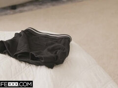 Avsugning, Brunett, Otrohet, Långt ner i halsen, Doggystyle, Naturliga tuttar, Fitta, Slampa