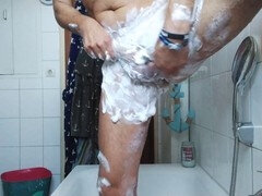 Amateur guy T0yforeskin enjoys some solo grooming in the bathroom with a close-up popshot