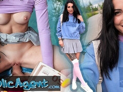 18 let, Velké péro, Brunetka, Vysokoškolačka, Přírodní, Na veřejnosti, Student, Teenka