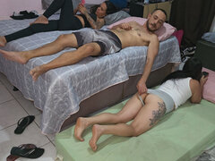 18, Amatööri, Suihinotto, Lesbo, Pillu, Teini, Kolmen kimppa, Vaimo