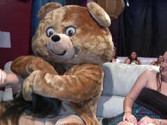 Veľké péro, Striekanie semena, Tanec, Hardcore, Hd, Medzirasové, Orgie, Párty