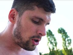 Anális szex, Kisbaba, Tekintélyes didik, Láb, Lábfej fétis, Természetes mellek, Szabadban, Nuni