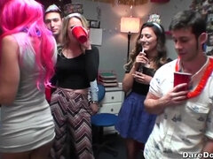 Grupo, Sexo duro, Fiesta