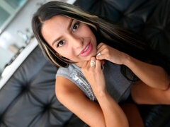 Stor stjärt, Avsugning, Doggystyle, Handjobb, Milf, Strippning, Tatuering, Tuttar