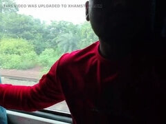 18 jaar, Indisch, Naakt, Buiten, Openbaar, Student, Trein, Maagd