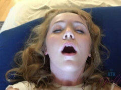 Amatør, Creme tærte, Give finger, Fodjob, Olie, Orgasme, Pov, Ryger