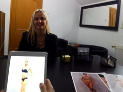 Røv, Blondine, Pik sutte, Hundestilling, Håndjob, Kysse, Pov, Teenager