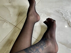 Fetiche por pé, Mãe gostosa, Nylon, Solo chão, Meias finas, Tatuagem