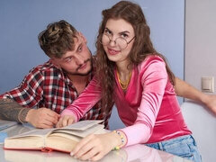 18, Rit, Velik kurac, Fafanje, Doggystyle, Naravne joške, Koščena, Najstnice