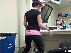 Asiatique, Salle de bains, Derrière les coulisses, Gros cul, Bottes, Brunette brune, Compilation, Lingerie