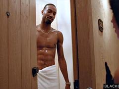 Verga grande, Negro, Mamada, Ébano, Interracial, Montar, Sorpresa