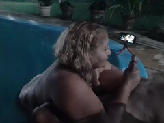 Amatør, Blondine, Pik sutte, Par, Håndjob, Latinsk, Ældre kvinde, Svømmepøl