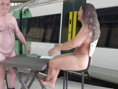 Perseestä suuhun, Iso perse, Iso kulli, Pullo, Itsetyydytys, Ulkona, Julkinen