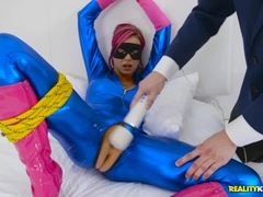 Rit, Rjavolaska, Globoko grlo, Pete, Muco, Resničnost, Rdečelaska, Tetovaže