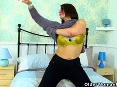 Mum-striptease, english-mum, uk-mum