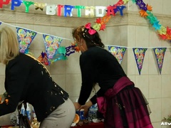 Catfight, Food, Hlačne nogavice, Mokra