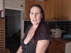 Tante, Grote kont, Brits, Sperma, Voeten, Keuken, Moeder die ik wil neuken, Tiener