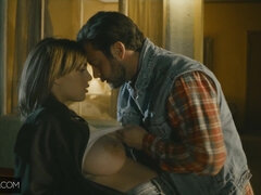 Velké kozy, Kuřba, Brunetka, Auto, Stříkání spermatu, Dávení penisem, Pička, Jezdectví