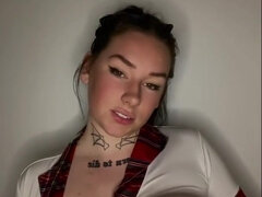 Braunhaarige, Schmuddelige sprache, Frau, Fetisch, Latex, Natürlichen titten, Student, Scherzbold
