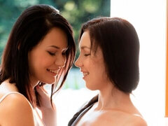 Arsch, Braunhaarige, Fingern, Lecken, Masturbation, Muschi, Entkleiden, Jungendliche (18+)