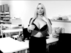 Kont, Grote mammen, Blond, Masturbatie, Doordringend, Alleen, Tatoeage