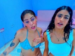 18 ans, Grosse bite, Sucer une bite, Fille latino, Fête, Plan cul à trois, Nénés, Pute