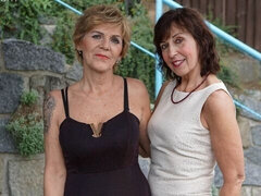 Amaterji, Velika rit, Velik kurac, Velike joške, Fafanje, Doggystyle, Zrela, Trojček