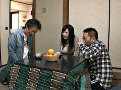 Testes gyönyörű hölgy, Japán