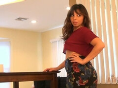 За кадром, Брюнетки, Большие дырки, Латиноамериканки, Крошечные, Бритые, Испанки, Сиськи