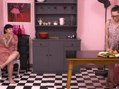 Isha & Luna Chubby Girls Masturbate Together