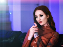 Velký zadek, Velké kozy, Britské, Vlasaté, Latex, Pička, Tetování