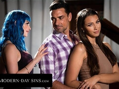 Pawg Wife Bella Rolland Almost Caught Her Sneaky Husband With Mistress Jewelz Blu!