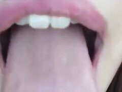 Mouthful Moments-dare to Watch Their Bold Date? Chapter-1