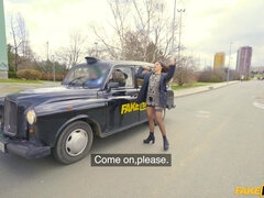 Bodacious Italian girl screwed by her taxi driver