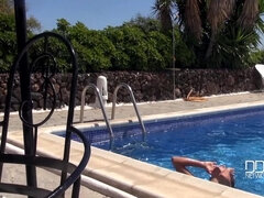 Culo, Mamada, Corridas faciales, Desnudo, Tetas naturales, Piscina, Coño, Tetas